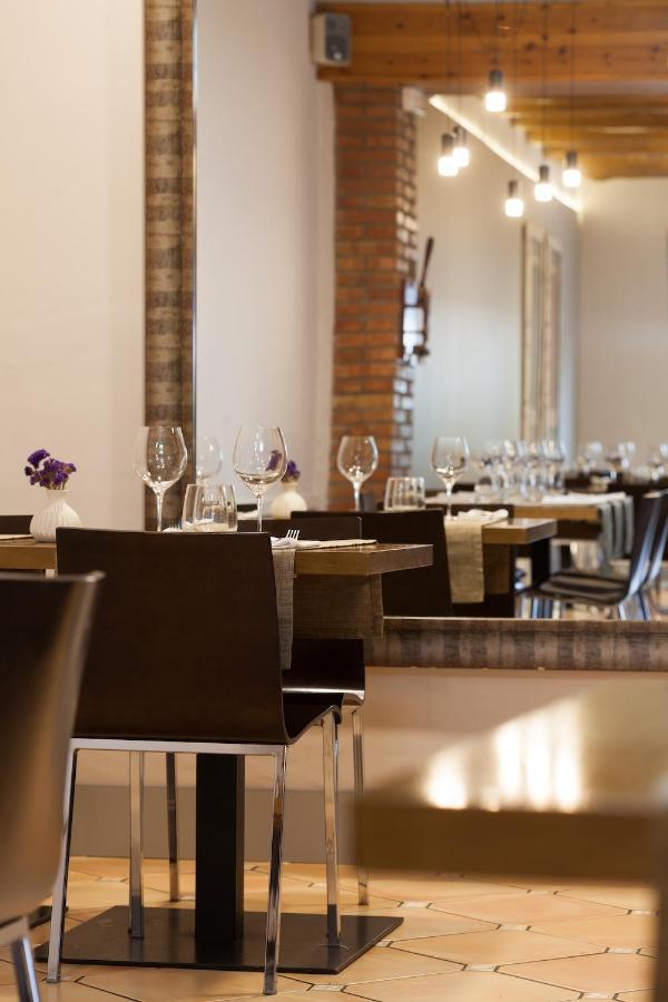 Hostal Restaurant Roma Cubells Exterior photo
